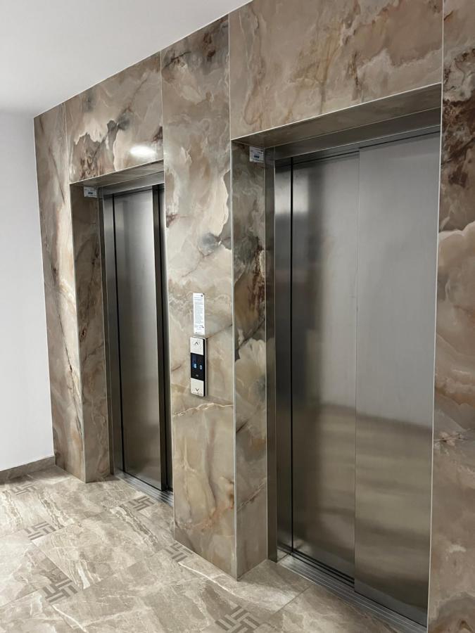 Apartament Modern Cu O Camera Leilighet Timişoara Eksteriør bilde