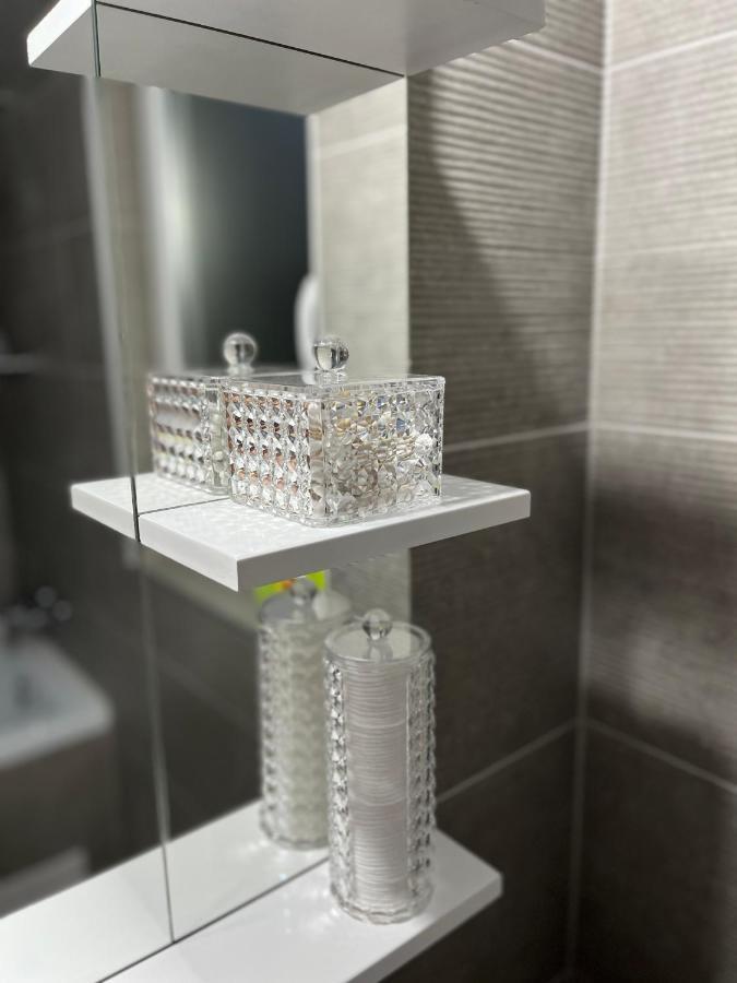 Apartament Modern Cu O Camera Leilighet Timişoara Eksteriør bilde